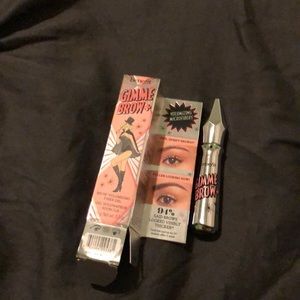 Makeup - Benefit brow gel Makeup - Benefit brow gel
